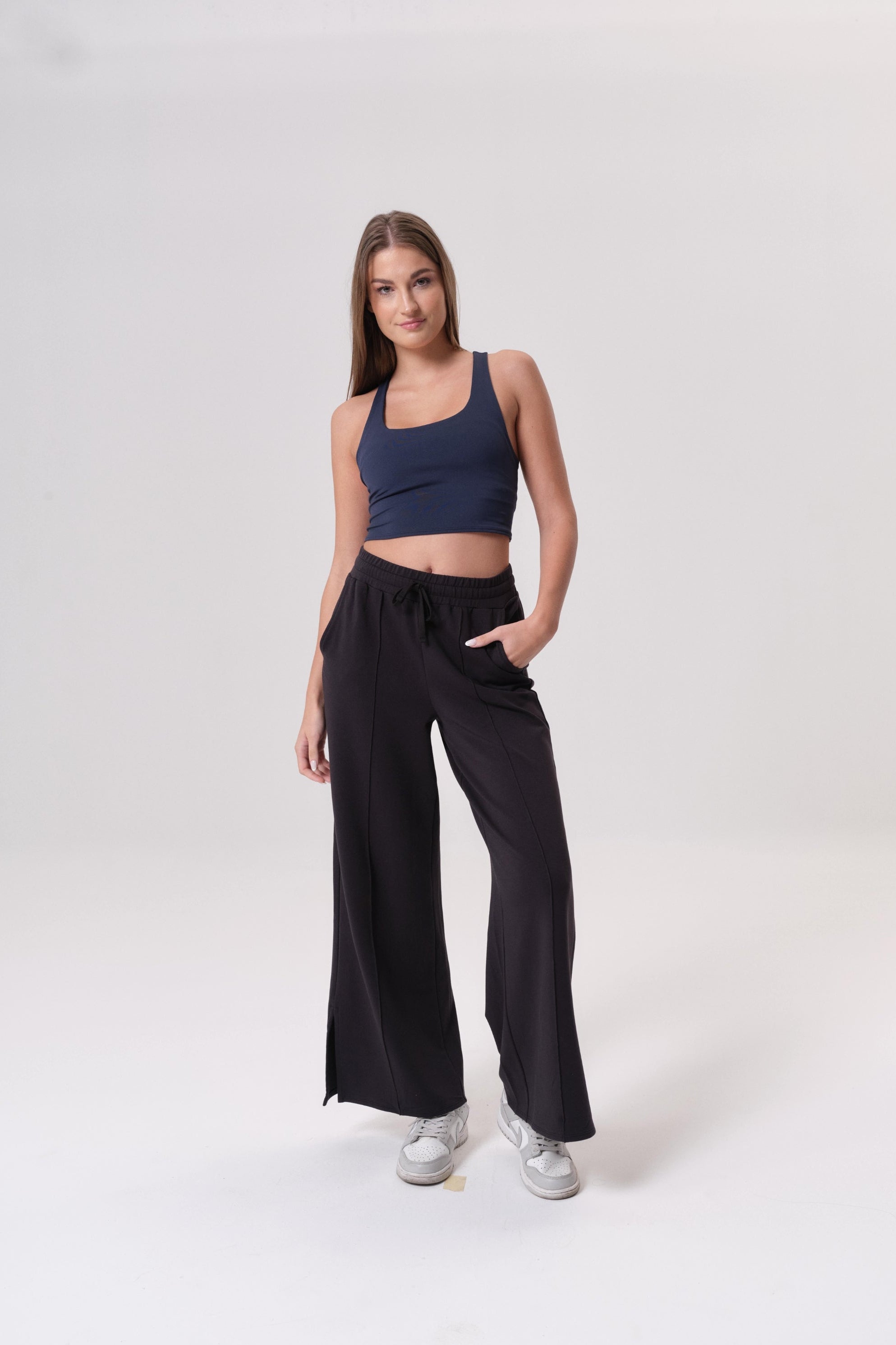 Lofty Winter Palazzo - Black