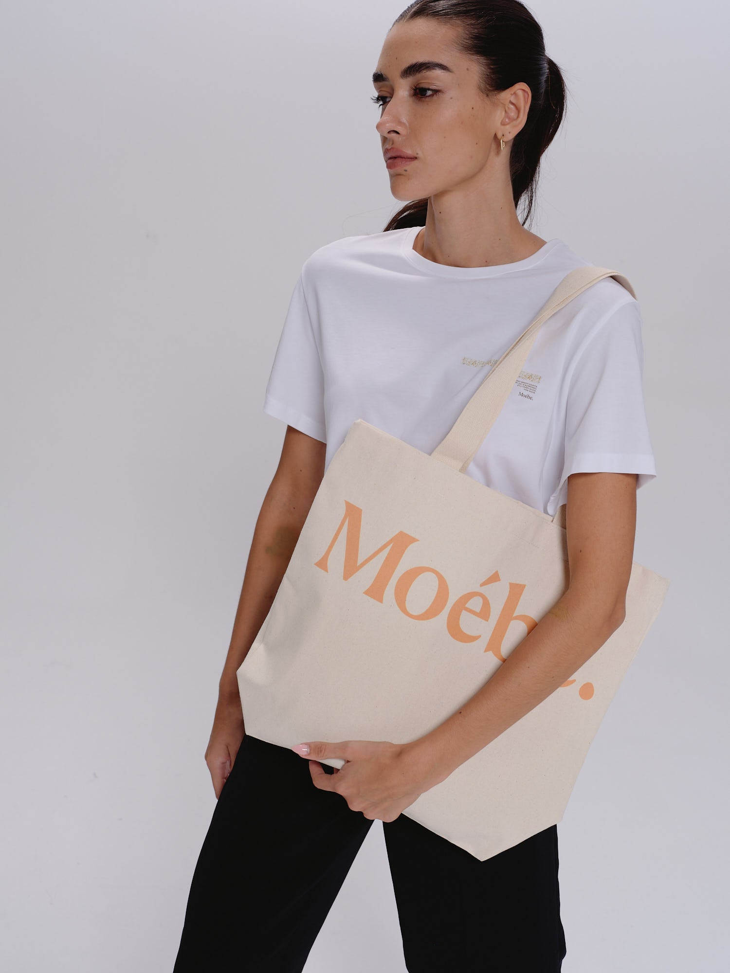 MOEBE52973.jpg